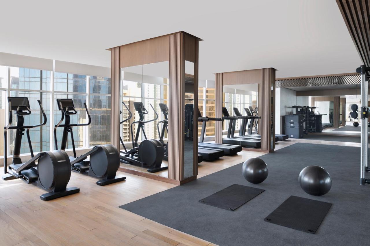 Element By Westin West Bay Doha Hotell Eksteriør bilde The gym at The Hari