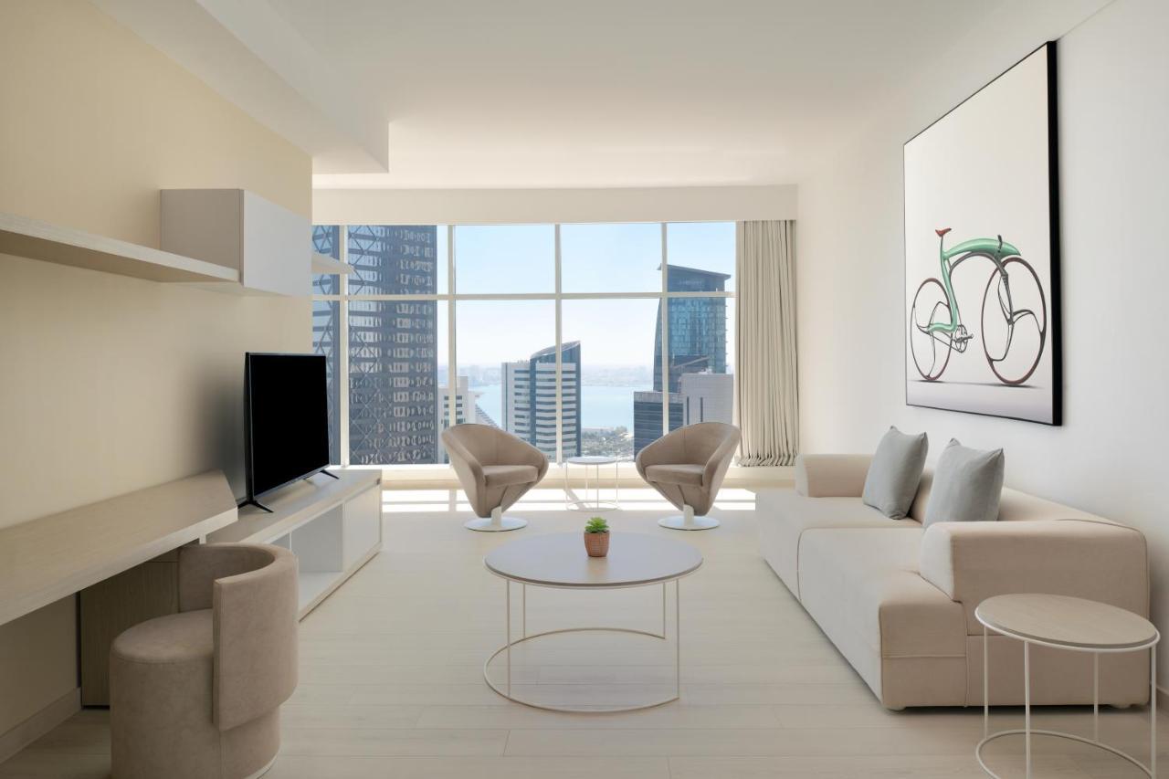 Element By Westin West Bay Doha Hotell Eksteriør bilde A living room