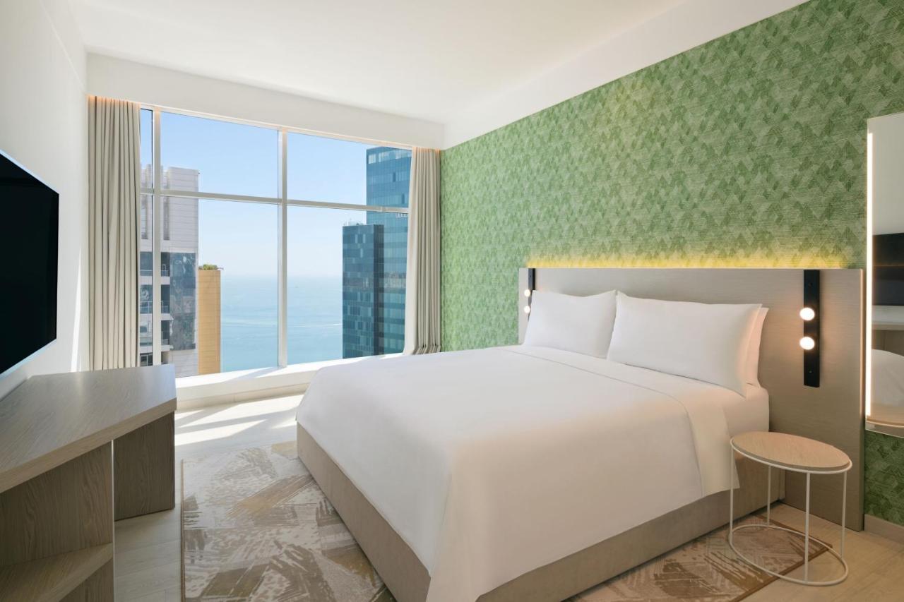 Element By Westin West Bay Doha Hotell Eksteriør bilde A bedroom at the hotel