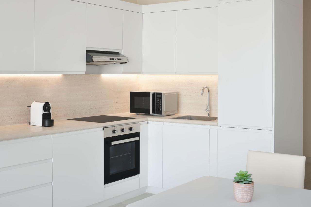 Element By Westin West Bay Doha Hotell Eksteriør bilde A modern kitchen