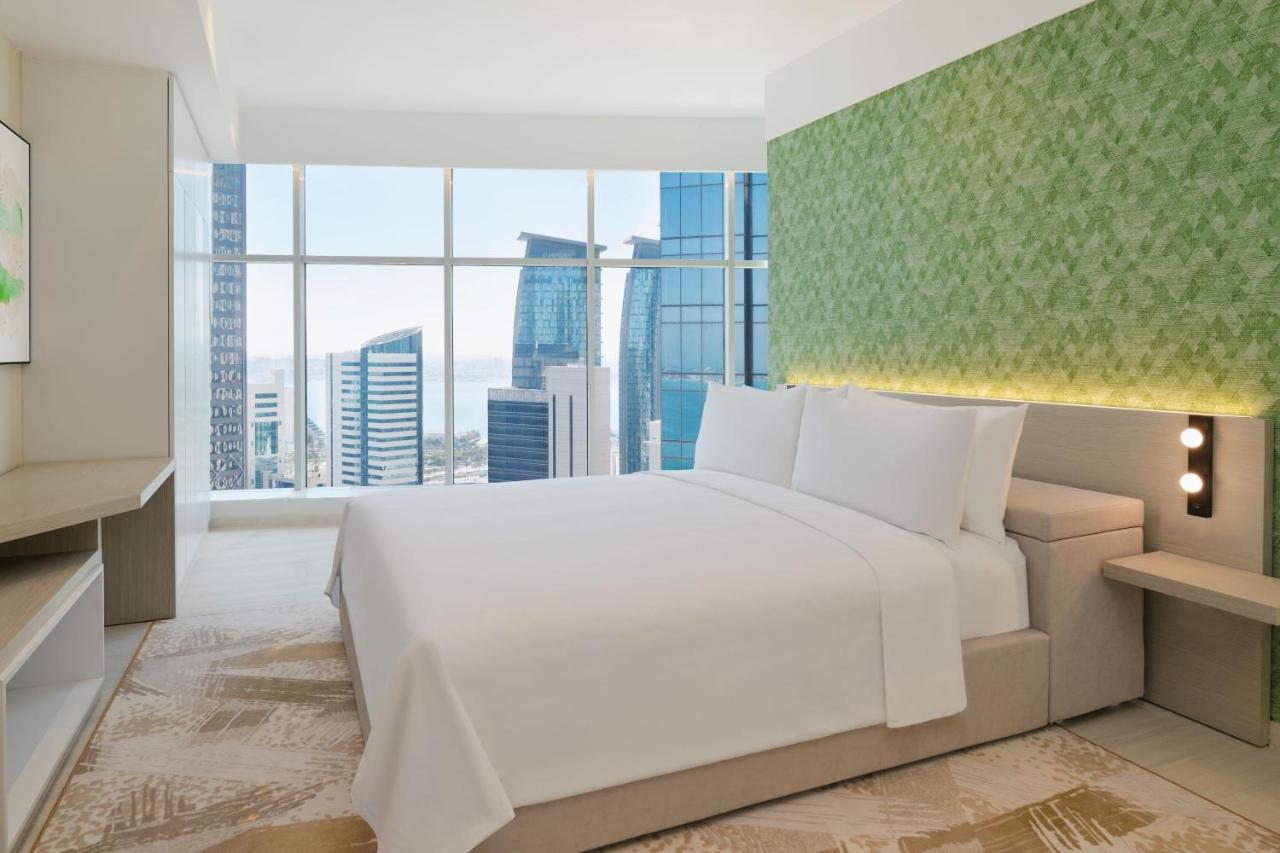 Element By Westin West Bay Doha Hotell Eksteriør bilde A bedroom at the hotel